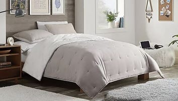 Bed Bath & Beyond's Sleep Sale Has 30% Off Bedding Ahead of Daylight Saving Time